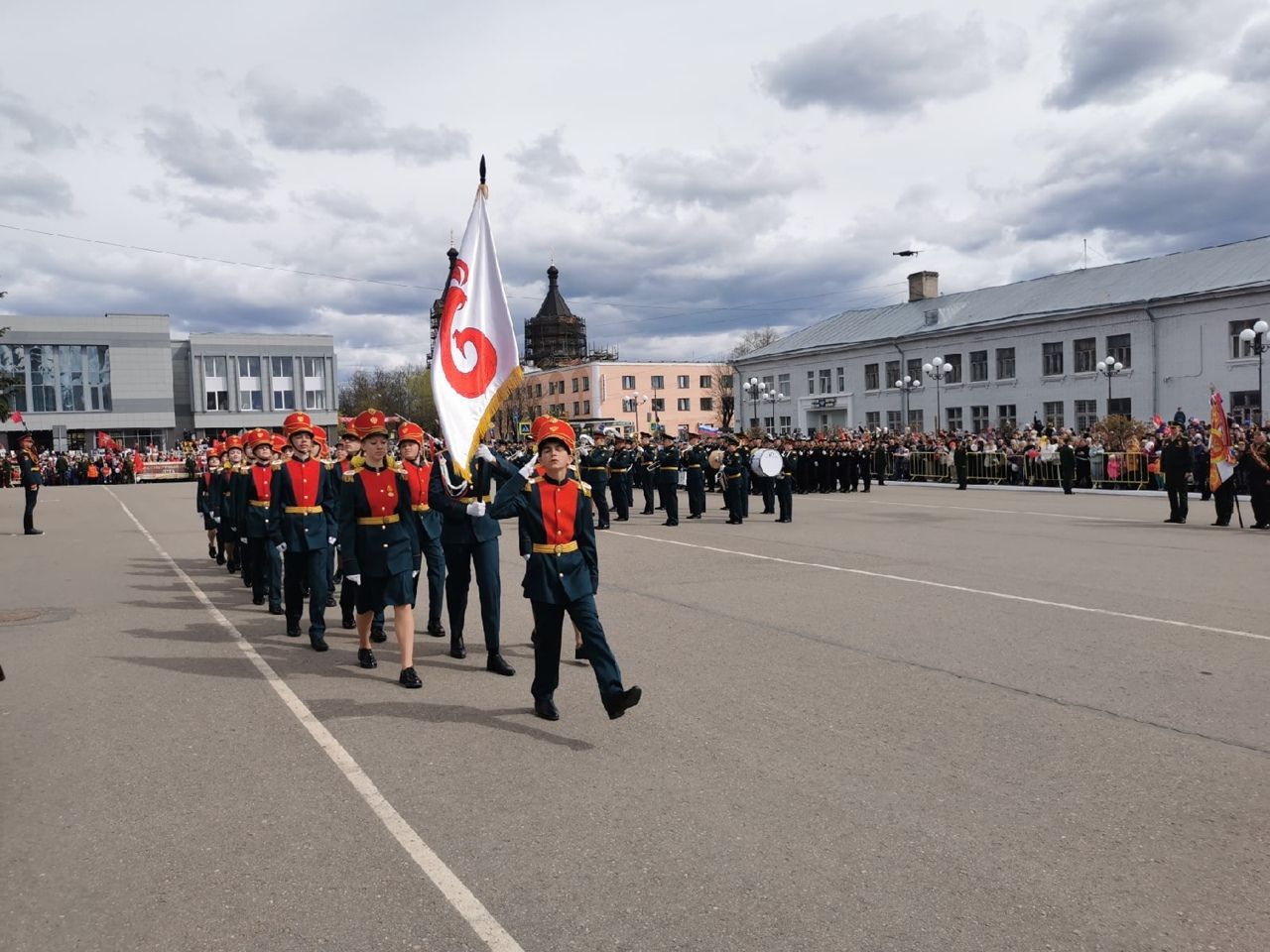 Празднование 77-летия Победы в Великой Отечественной войне в Луге