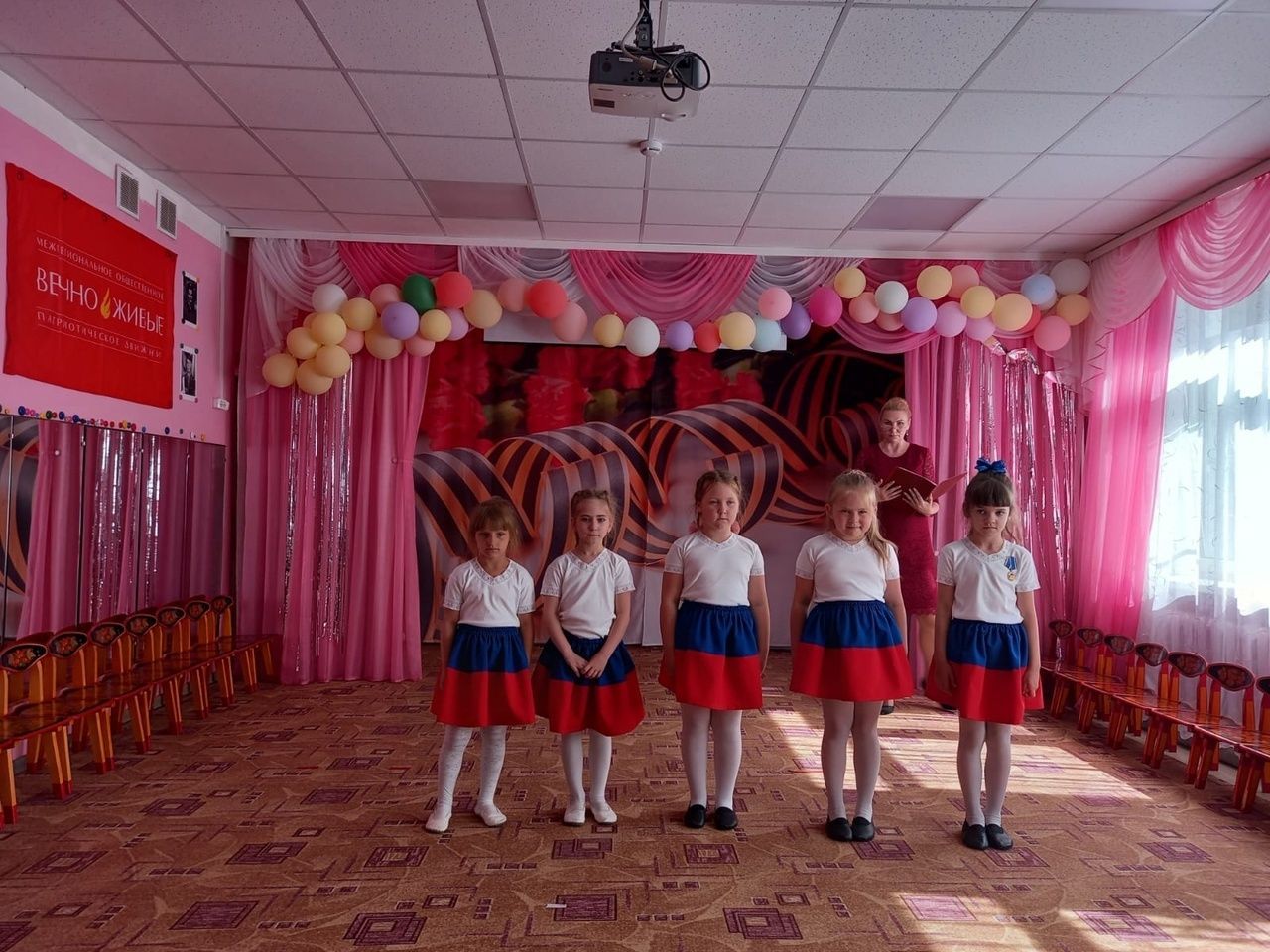 Выступление детей из детского сада № 11 г. Луги для ветеранов боевых действий