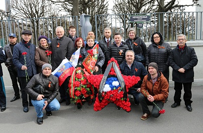 8 мая 2022 года прошла церемония возложения венков на Пискаревском мемориальном кладбище