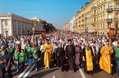 Торжественное шествие, посвященное Дню перенесения мощей Александра Невского