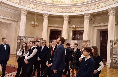 24 января региональное движение школьников "ВЕЧНО ЖИВЫЕ" посетило Мариинский дворец
