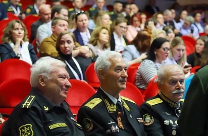 24 мая в городе воинской славы Кронштадте прошел десятый Молодежный патриотический форум, который объединил более 300 участников 