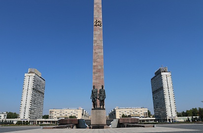 Посещение с экскурсией Монумента героическим защитникам Ленинграда 