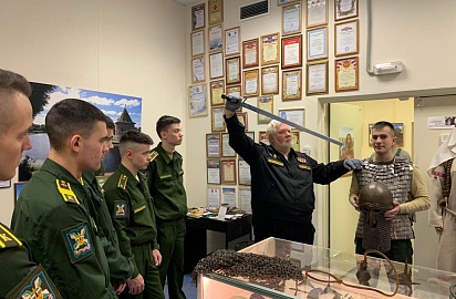Музейный комплекс "Князь Александр Невский" посетили курсанты ВКА им. Можайского